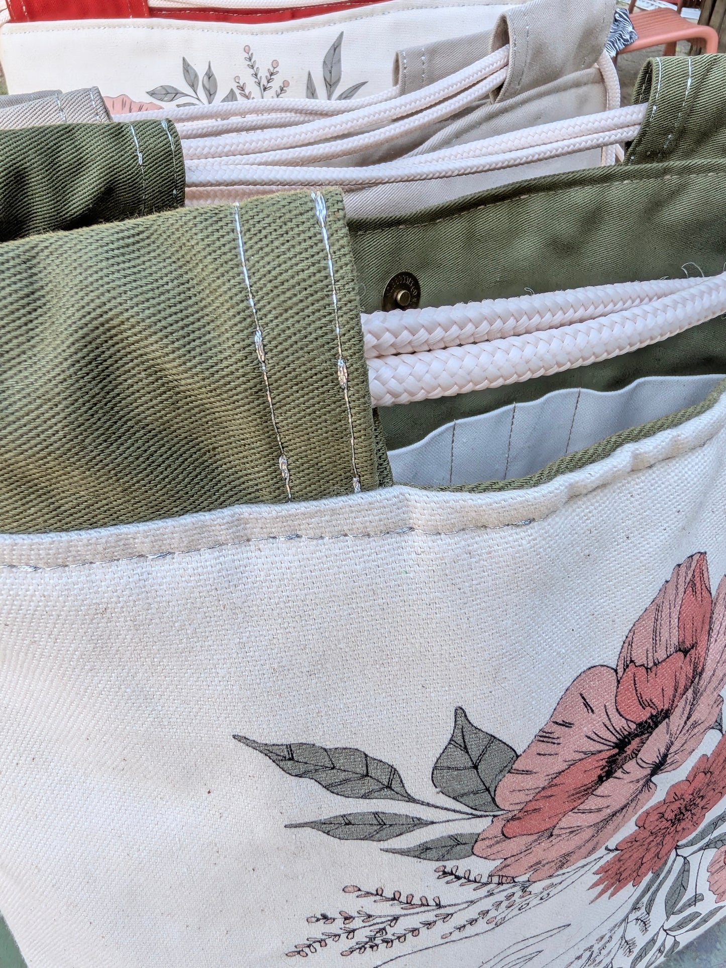 Le sac Sororité - Fleurs - Beige