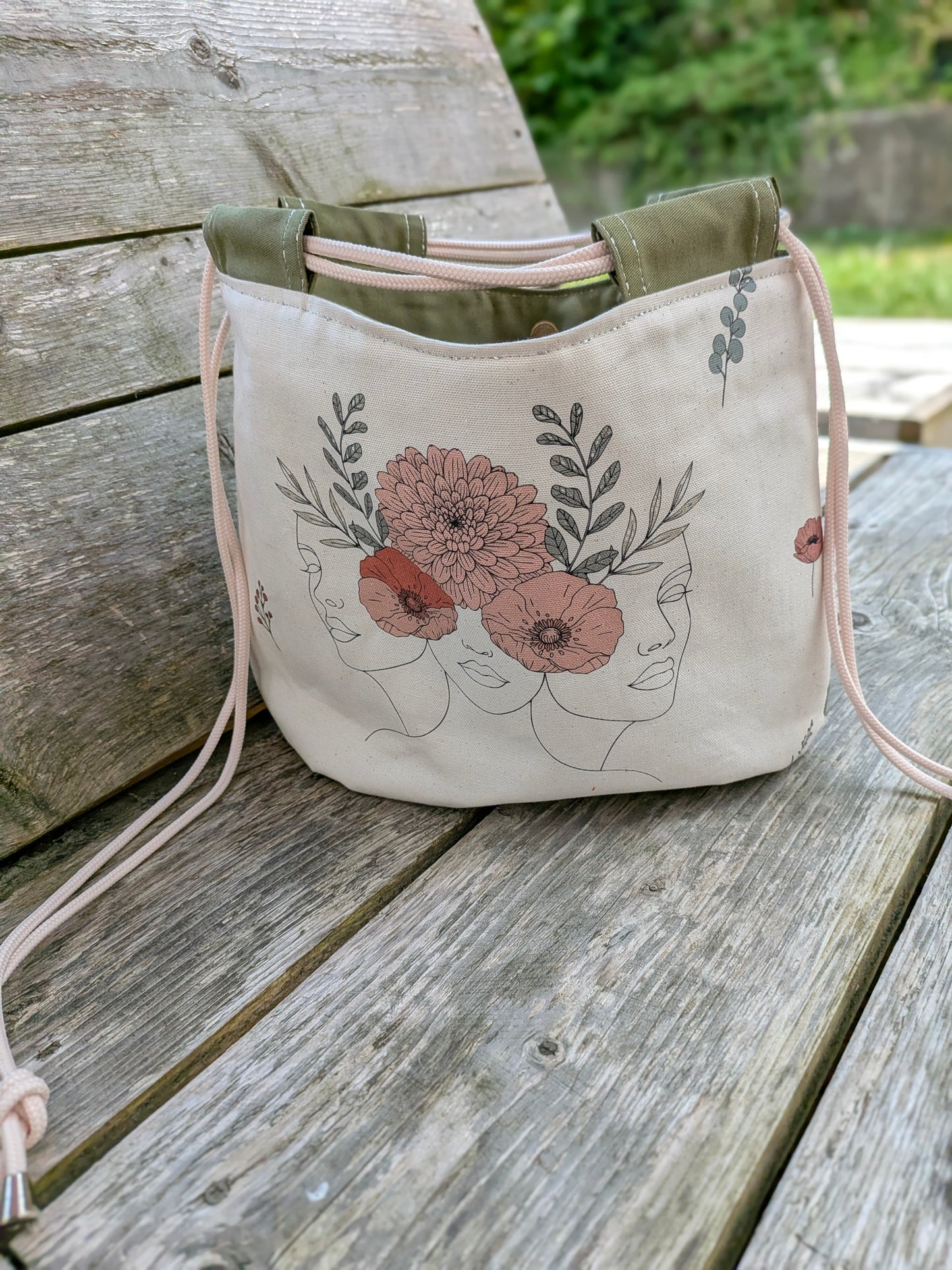 Le sac Sororité - 3 Femmes - Kaki