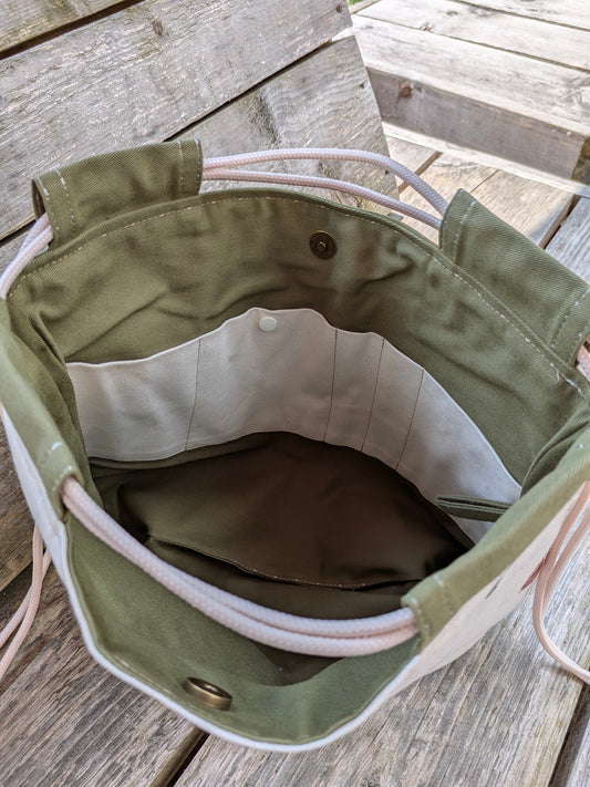Le sac Sororité - Fleurs - Kaki