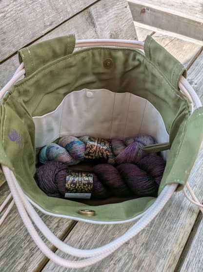 Le sac Sororité - Fleurs - Kaki