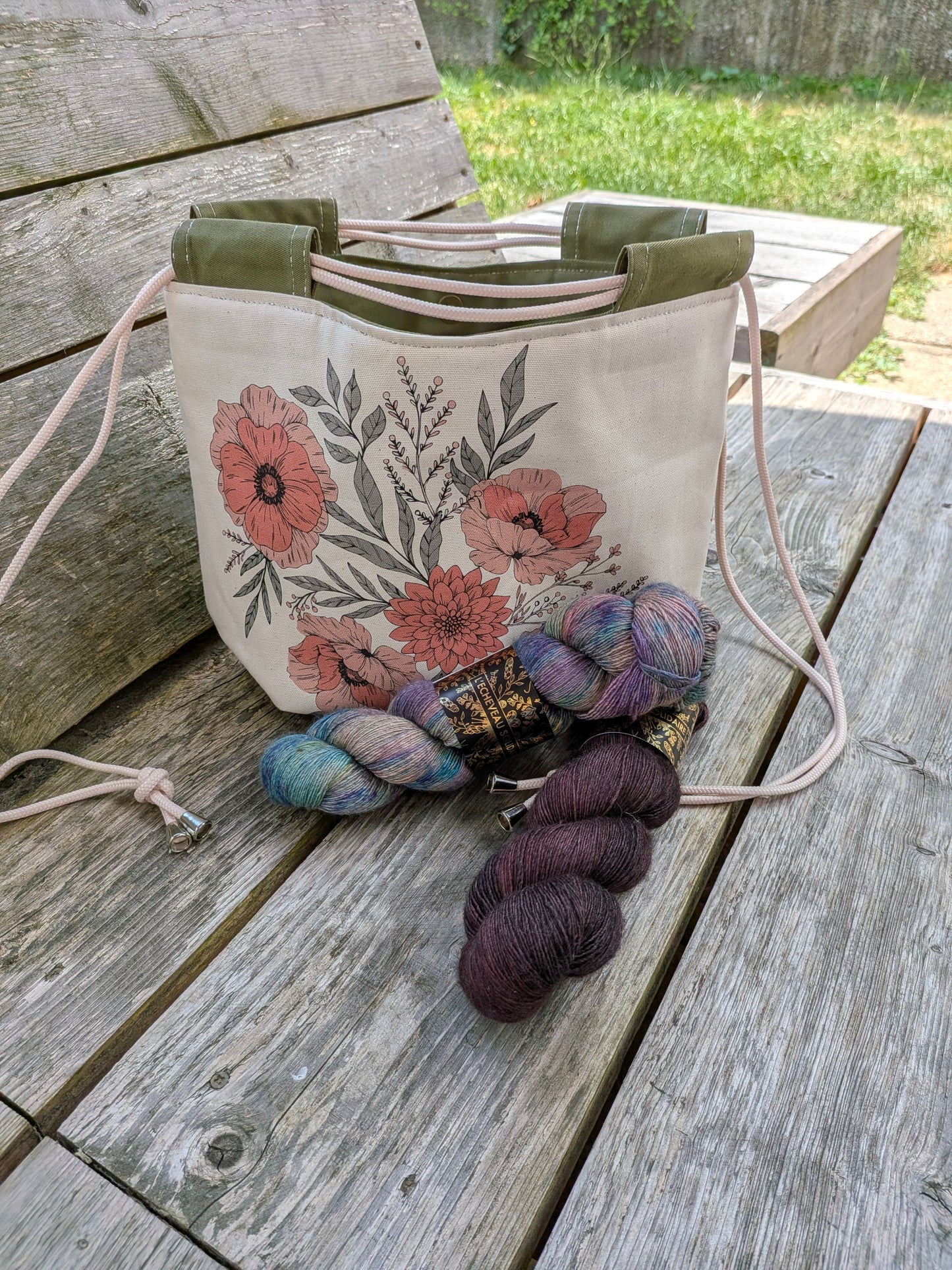 Le sac Sororité - Fleurs - Kaki