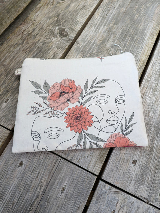 La pochette Zip Sororité - Fin de tissu - 2 femmes - Kaki
