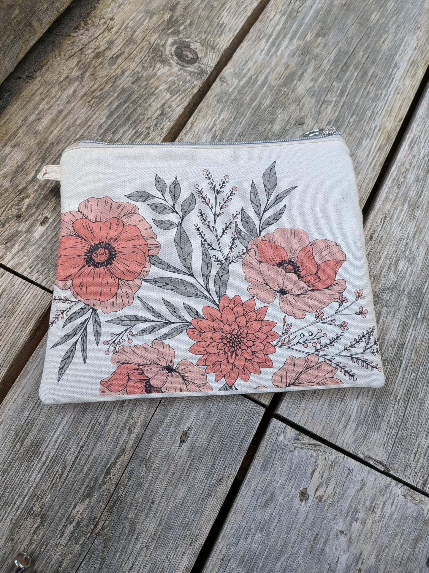 La pochette Zip Sororité - Fin de tissu - Fleurs - Kaki