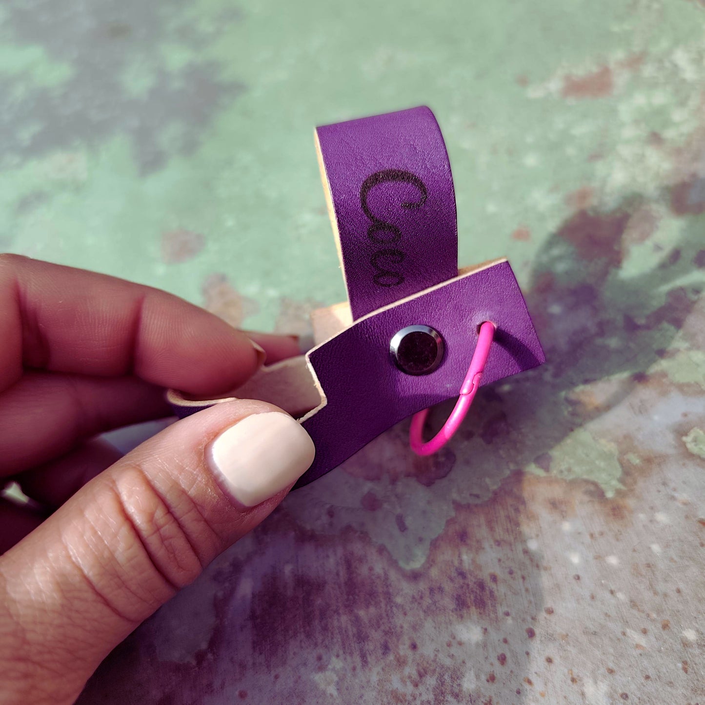 L’Astuce Nomade – support téléphone en cuir