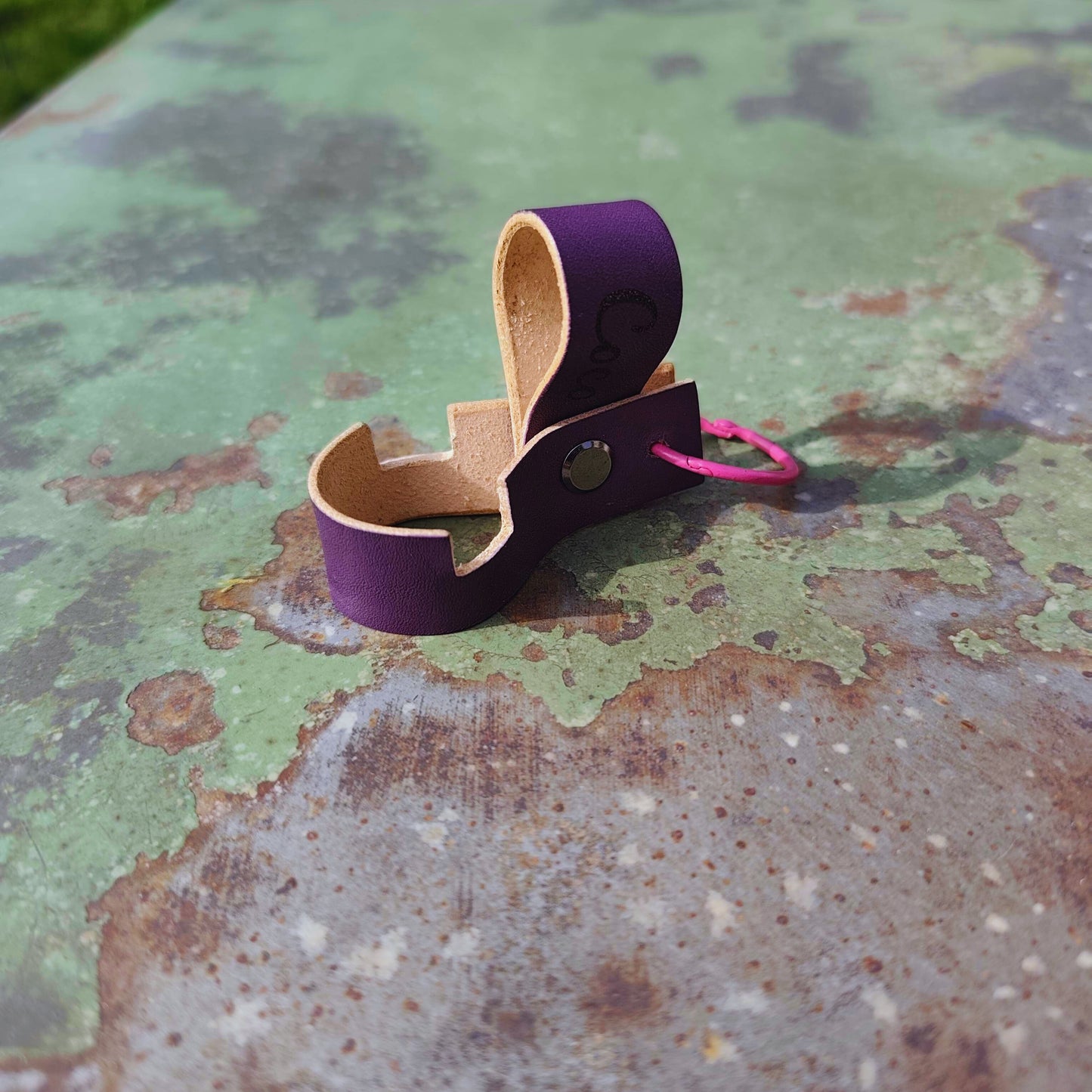 L’Astuce Nomade – support téléphone en cuir