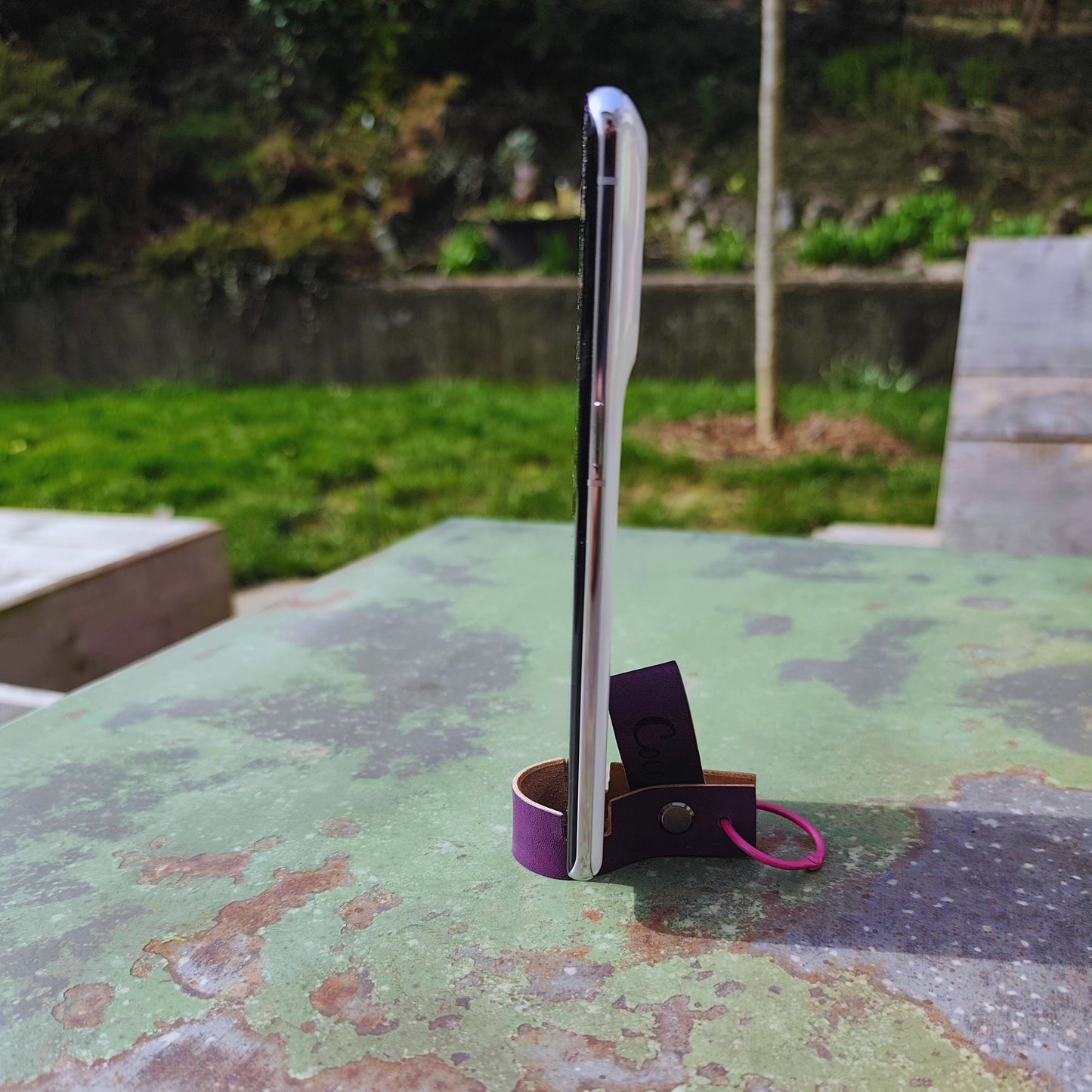 L’Astuce Nomade – support téléphone en cuir