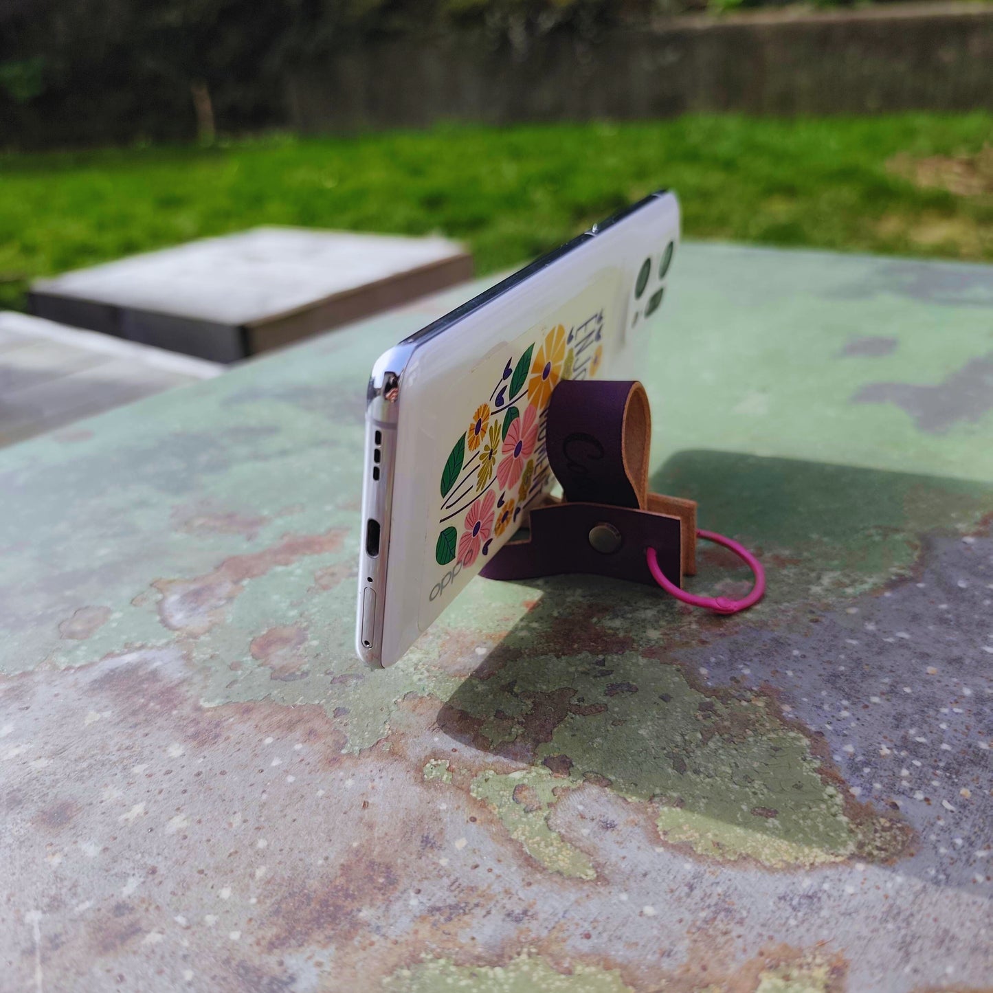 L’Astuce Nomade – support téléphone en cuir