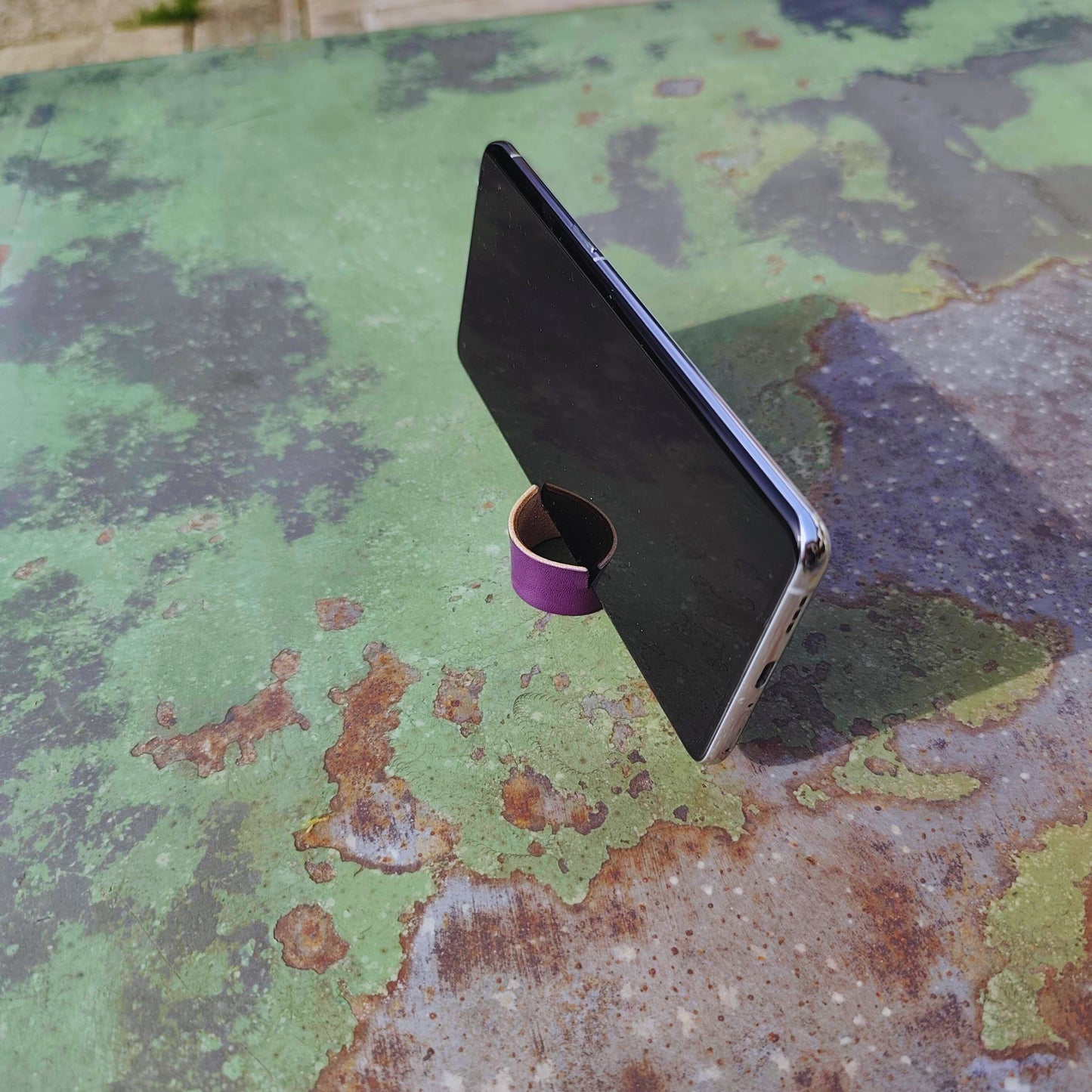 L’Astuce Nomade – support téléphone en cuir